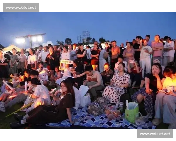 弥勒音浪节:湖岸飙速与落日狂歌的双重狂欢 弥勒音浪节:湖岸飙速与落日狂歌的双重狂欢