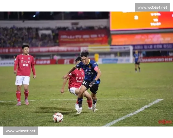 四川城足联赛 “那个男人” 刷屏!36 岁高速路卫 6 球登顶 四川城足联赛 “那个男人” 刷屏!36 岁高速路卫 6 球登顶