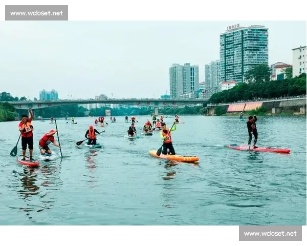 环江水上嘉年华:从日赛到夜集,圈粉区内外 环江水上嘉年华:从日赛到夜集,圈粉区内外
