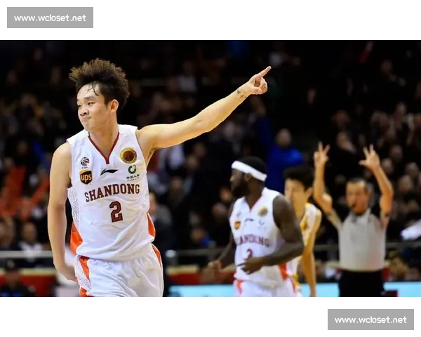 大连中源队 “手递手” 写意：村 BA 赛场的默契勋章